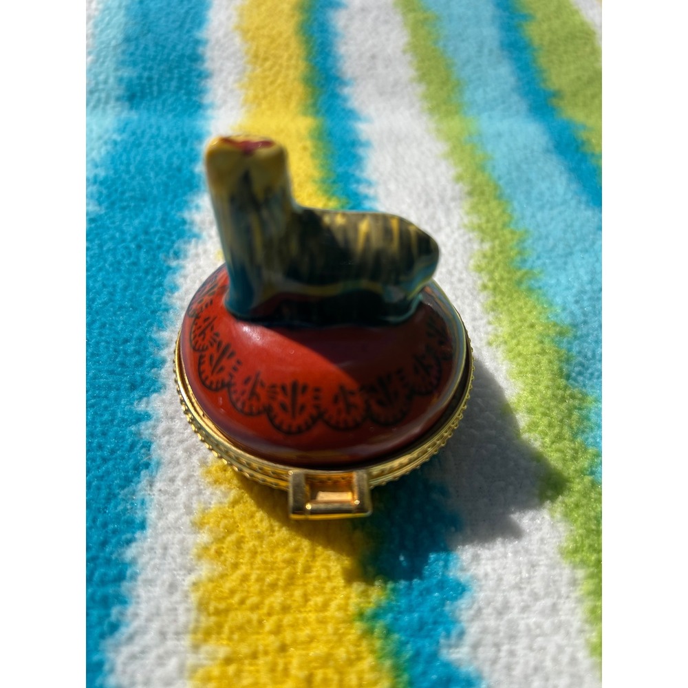 Yorkshire Terrier Yorkie‎ Trinket Box Red Cushion Gold Trim vintage - Picture 8 of 12